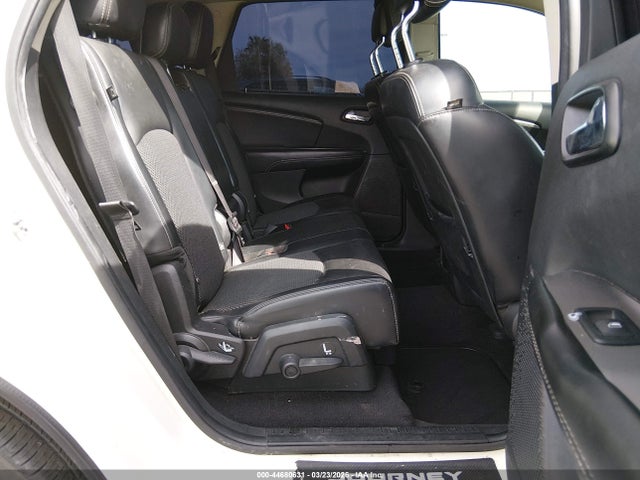3C4PDCGG2JT517277 Dodge Journey Crossroad