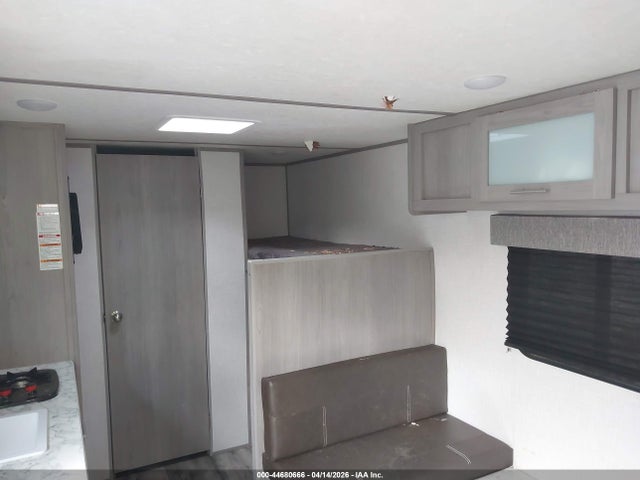 4YDTCMG14PJ930334 Keystone Coleman