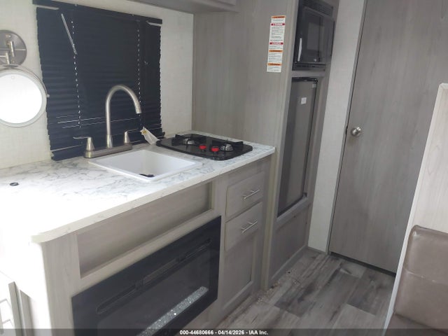 4YDTCMG14PJ930334 Keystone Coleman