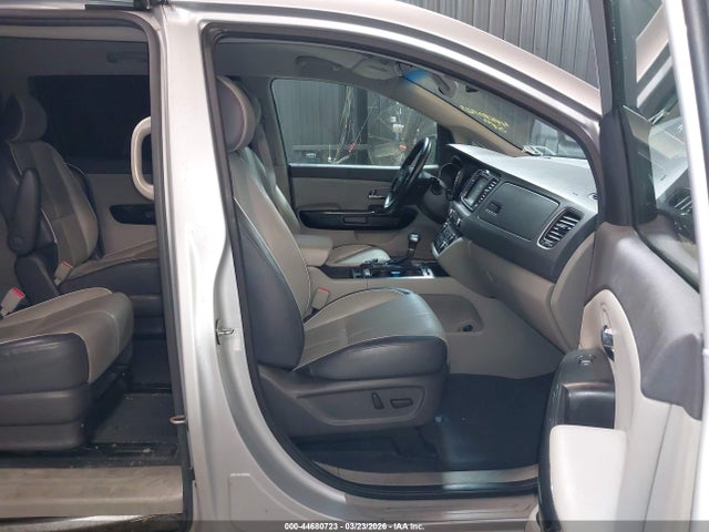 2018 KIA SEDONA KNDMC5C18J6423403 Photo 4