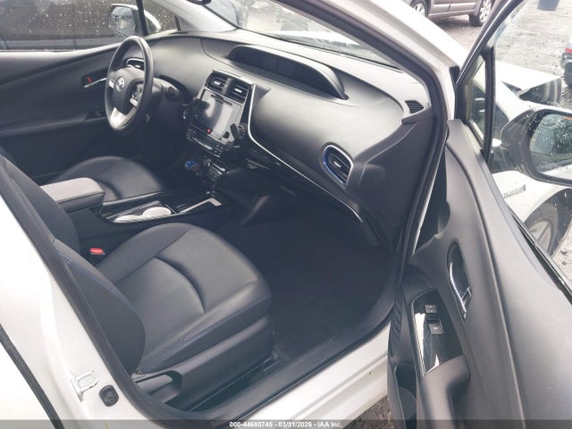 JTDKARFU5G3011637 Toyota Prius Four Touring