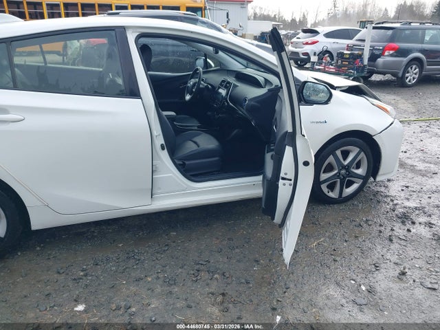 JTDKARFU5G3011637 Toyota Prius Four Touring