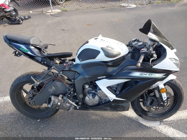 44680748 :رقم المزاد ، JKBZXJE19EA011306 vin ، 2014 Kawasaki Zx636 E مزاد بيع