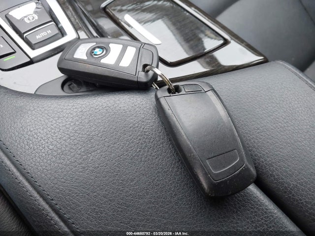 44680792 :رقم المزاد ، WBAFR1C53BDS36650 vin ، 2011 Bmw 528i مزاد بيع