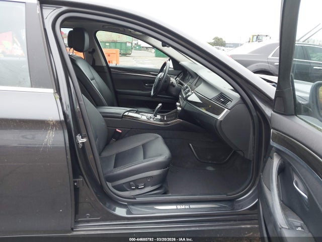 44680792 :رقم المزاد ، WBAFR1C53BDS36650 vin ، 2011 Bmw 528i مزاد بيع