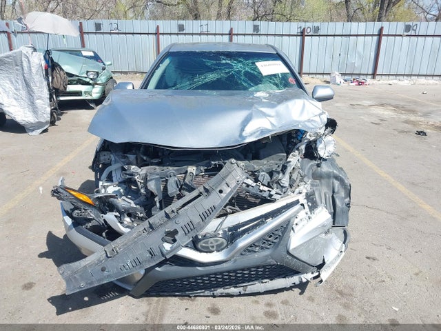Продаж на аукціоні авто 2018 Toyota Camry Se, vin: 4T1B11HK4JU592011, номер лоту: 44680801