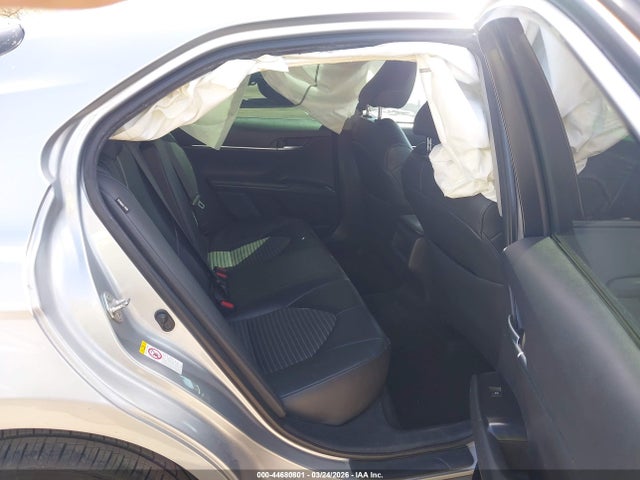 Продаж на аукціоні авто 2018 Toyota Camry Se, vin: 4T1B11HK4JU592011, номер лоту: 44680801