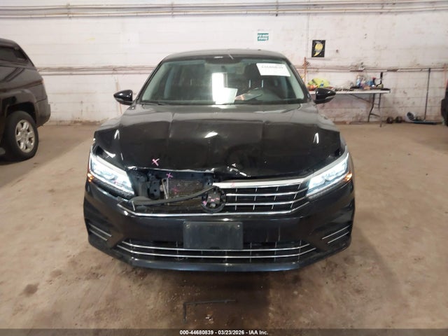 Продаж на аукціоні авто 2018 Volkswagen Passat 2.0t R-line/2.0t S, vin: 1VWAA7A30JC017915, номер лоту: 44680839
