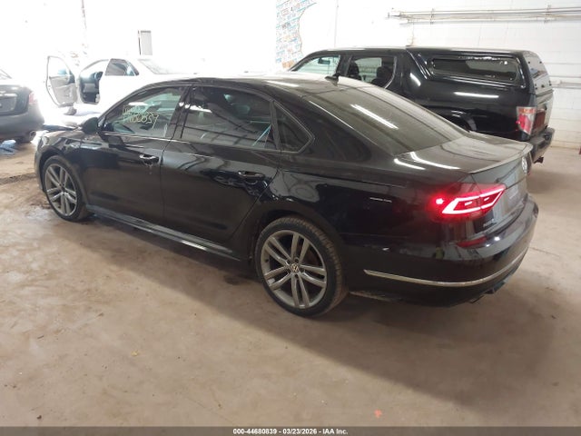 Продаж на аукціоні авто 2018 Volkswagen Passat 2.0t R-line/2.0t S, vin: 1VWAA7A30JC017915, номер лоту: 44680839