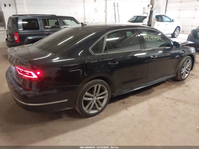 Продаж на аукціоні авто 2018 Volkswagen Passat 2.0t R-line/2.0t S, vin: 1VWAA7A30JC017915, номер лоту: 44680839