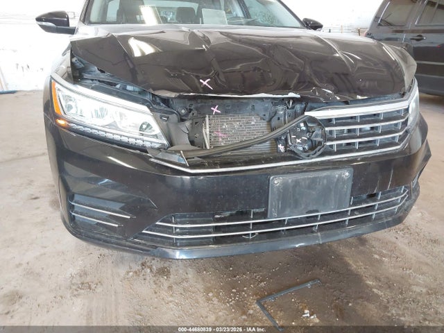 Продаж на аукціоні авто 2018 Volkswagen Passat 2.0t R-line/2.0t S, vin: 1VWAA7A30JC017915, номер лоту: 44680839