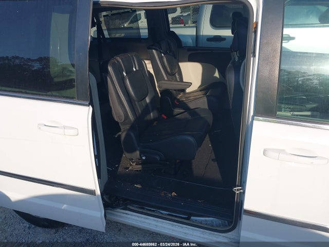 Продаж на аукціоні авто 2015 Chrysler Town & Country Touring, vin: 2C4RC1BG2FR741926, номер лоту: 44680862