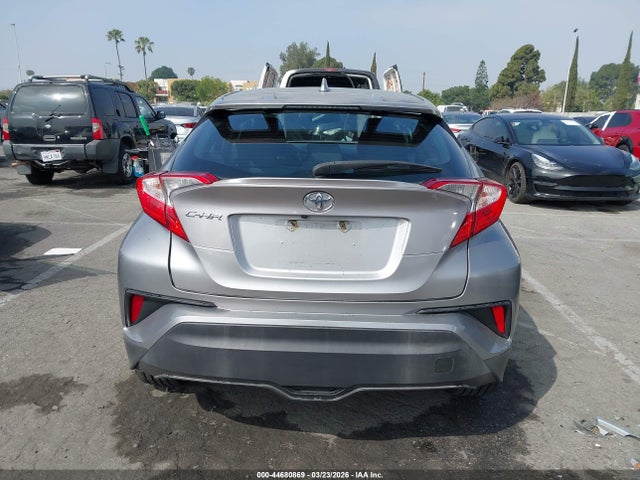 Toyota C-HR XLE 2018 NMTKHMBX9JR044885 Image 16