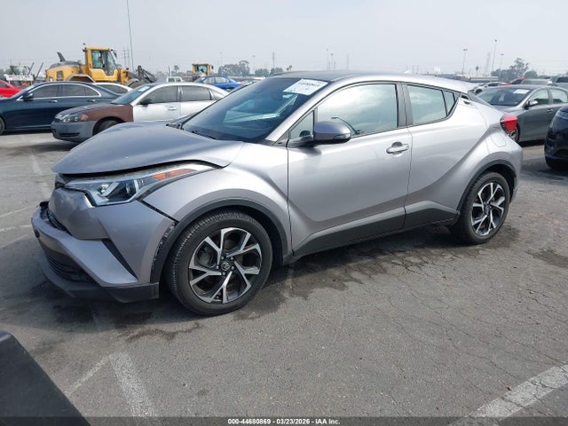 Toyota C-HR XLE 2018 NMTKHMBX9JR044885 Image 2
