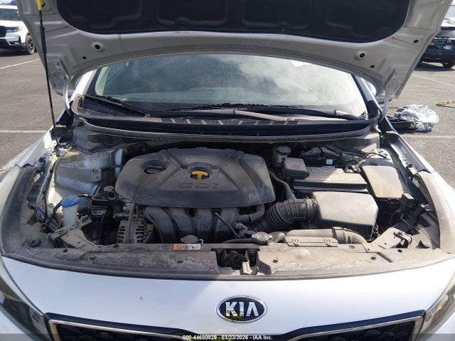 KIA FORTE LX 2017 KNAFK5A86H5695215 Image 10
