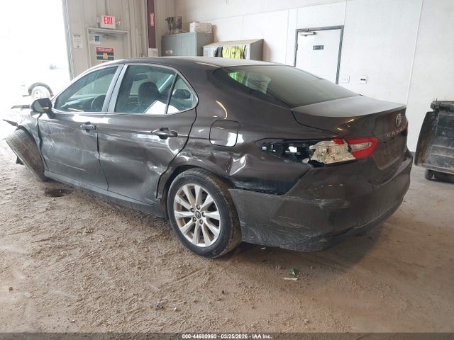 Aukcja sprzedaży 2018 Toyota Camry Le, vin: 4T1B11HK2JU056450, numer aukcji: 44680960