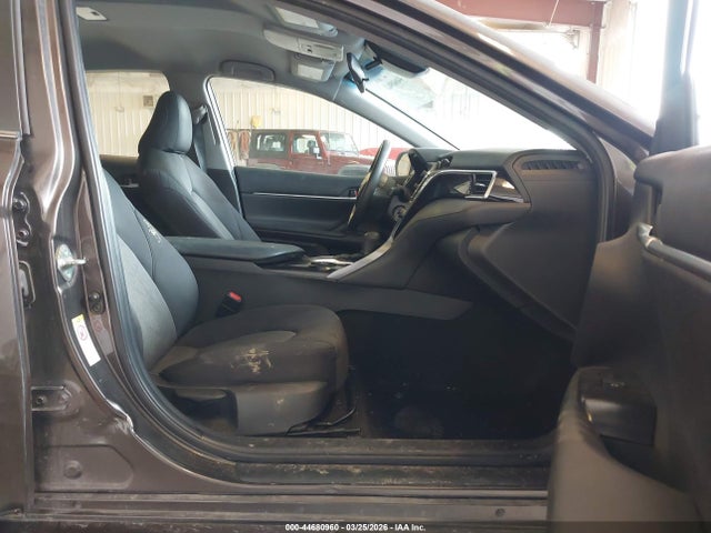Aukcja sprzedaży 2018 Toyota Camry Le, vin: 4T1B11HK2JU056450, numer aukcji: 44680960