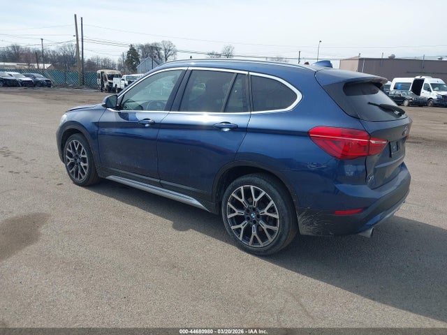 2022 BMW X1 WBXJG7C06N5U56635 Photo 2
