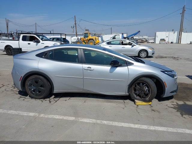 JTDACAAU6S3056156 Toyota Prius Le