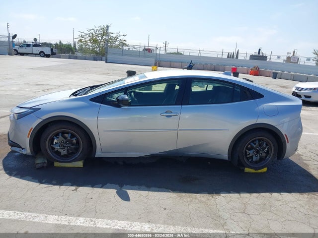 JTDACAAU6S3056156 Toyota Prius Le