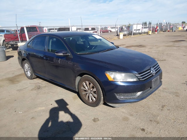 2013 VOLKSWAGEN PASSAT 1VWAP7A38DC052012