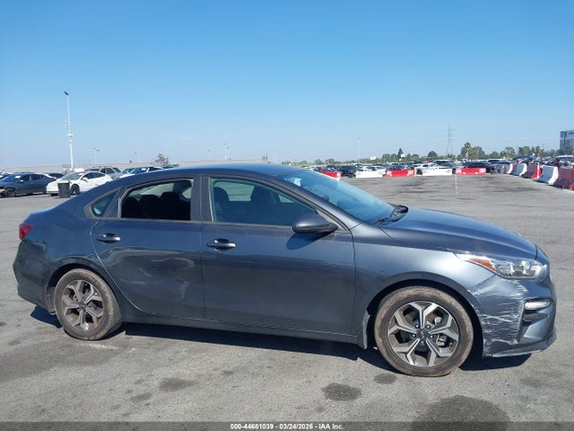 3KPF24AD3ME391560 KIA Forte Lxs