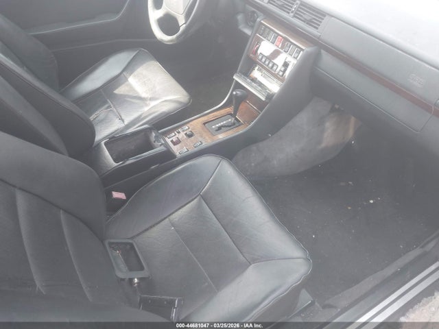 44681047 :رقم المزاد ، WDBEA66E1SC236598 vin ، 1995 Mercedes-benz E 320 مزاد بيع