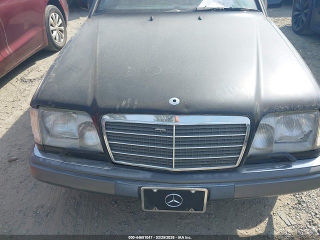 44681047 :رقم المزاد ، WDBEA66E1SC236598 vin ، 1995 Mercedes-benz E 320 مزاد بيع