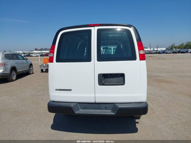 1GCWGAFG8J1272212 Chevrolet Express 2500 Work Van
