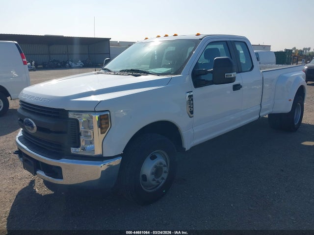 Ford F-350 Xl 2018 1FT8X3C64JEC84009 Image 2