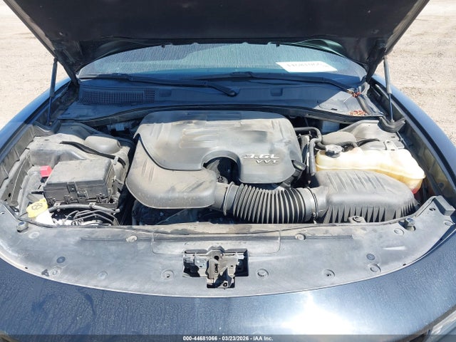 2C3CDXBG4JH303501 Dodge Charger Sxt Rwd