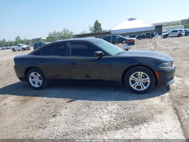 2C3CDXBG4JH303501 Dodge Charger Sxt Rwd