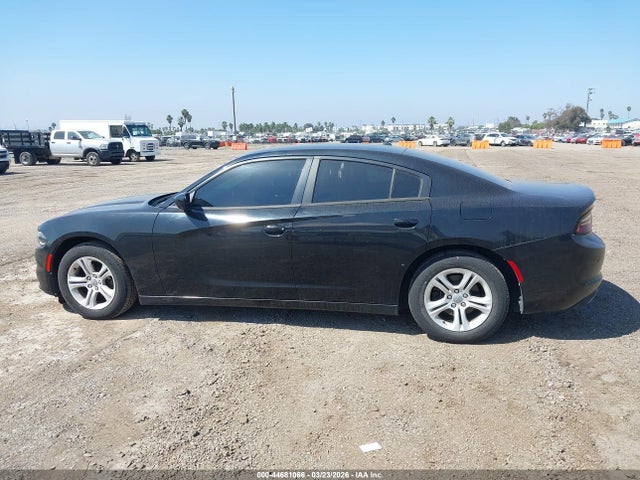 2C3CDXBG4JH303501 Dodge Charger Sxt Rwd