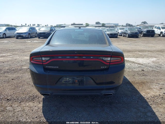 2C3CDXBG4JH303501 Dodge Charger Sxt Rwd