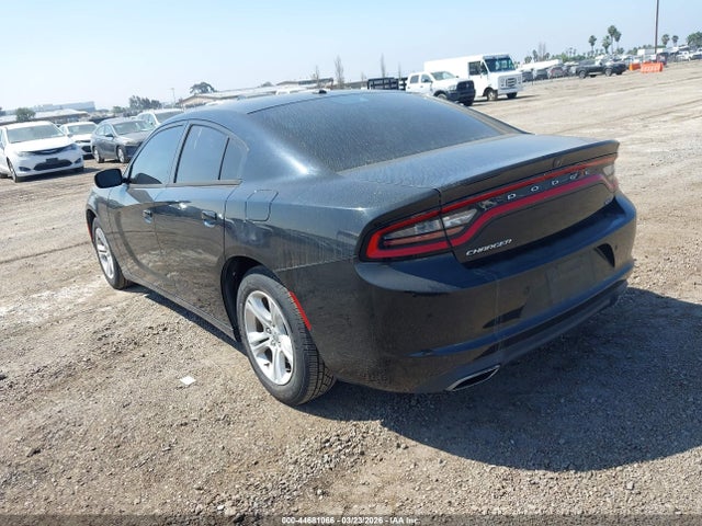 2C3CDXBG4JH303501 Dodge Charger Sxt Rwd