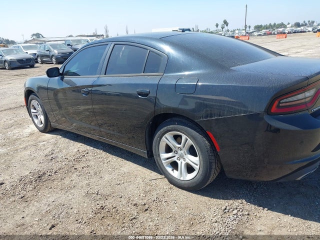 2C3CDXBG4JH303501 Dodge Charger Sxt Rwd