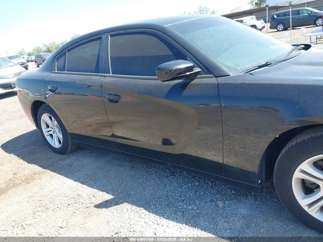 2C3CDXBG4JH303501 Dodge Charger Sxt Rwd