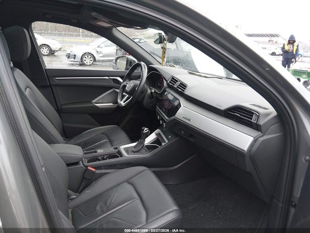 Продаж на аукціоні авто 2021 Audi Q3 Premium 40 Tfsi Quattro Tiptronic, vin: WA1AUCF32M1110070, номер лоту: 44681069