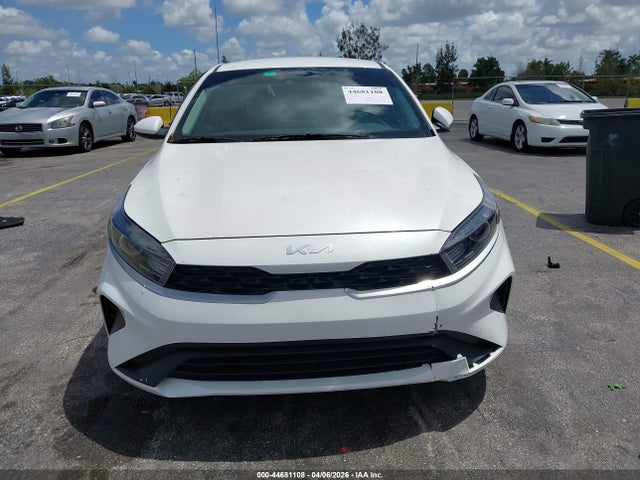 2024 Kia Forte Lxs მანქანა იყიდება აუქციონზე, vin: 3KPF24AD8RE787734, აუქციონის ნომერი: 44681108