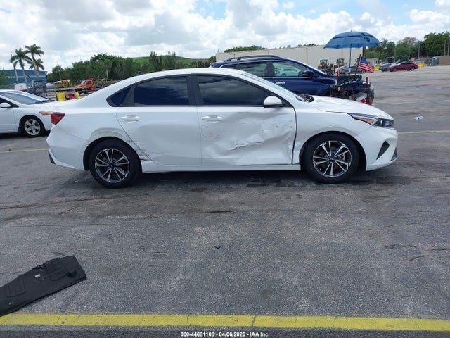 2024 Kia Forte Lxs მანქანა იყიდება აუქციონზე, vin: 3KPF24AD8RE787734, აუქციონის ნომერი: 44681108