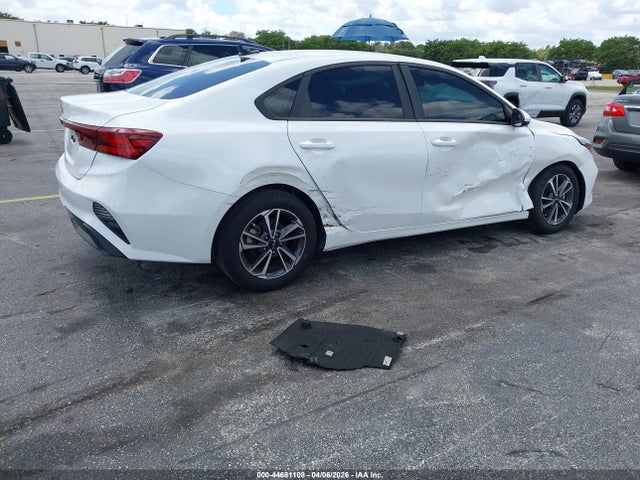 2024 Kia Forte Lxs მანქანა იყიდება აუქციონზე, vin: 3KPF24AD8RE787734, აუქციონის ნომერი: 44681108