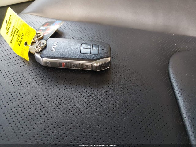 44681120 :رقم المزاد ، KNDNE5H34N6088381 vin ، 2022 Kia Carnival Mpv Sx مزاد بيع
