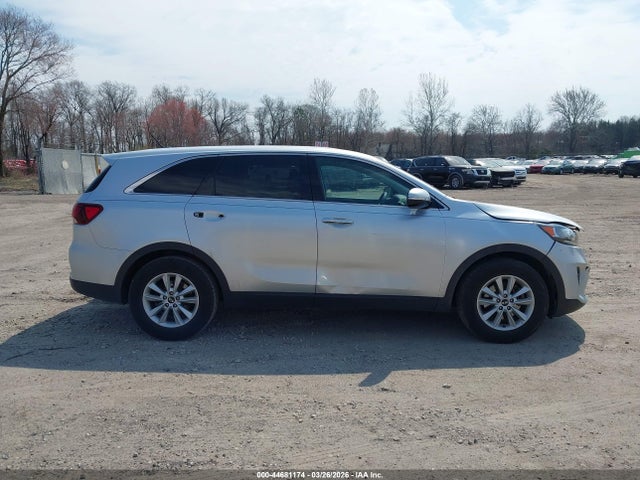 Продажа на аукционе авто 2019 Kia Sorento 2.4l L, vin: 5XYPG4A39KG586057, номер лота: 44681174