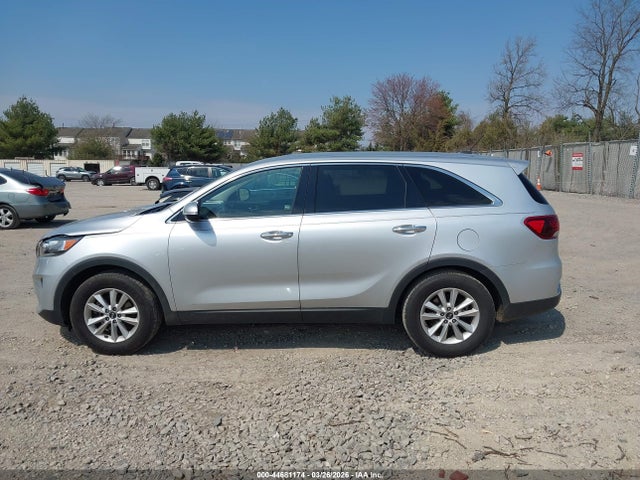 Продажа на аукционе авто 2019 Kia Sorento 2.4l L, vin: 5XYPG4A39KG586057, номер лота: 44681174