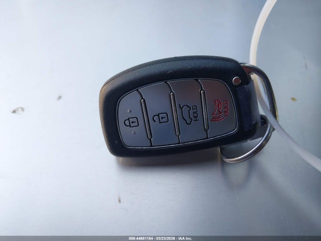 KMHD35LH3GU305224 Hyundai ELANTRA GT