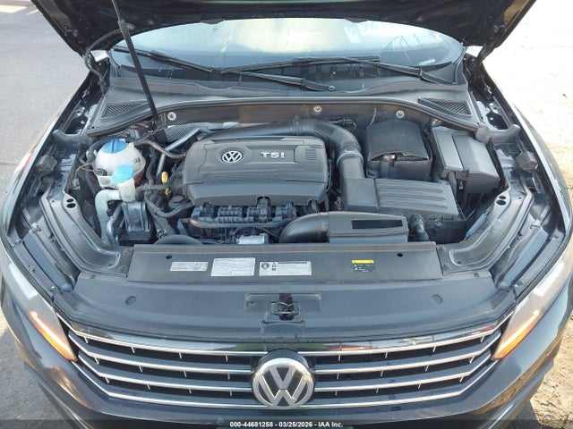1VWBT7A35HC053317 Volkswagen Passat 1.8t Se