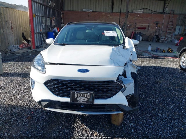1FMCU9J91LUC27466 Ford Escape Titanium