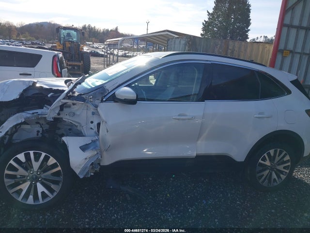 1FMCU9J91LUC27466 Ford Escape Titanium