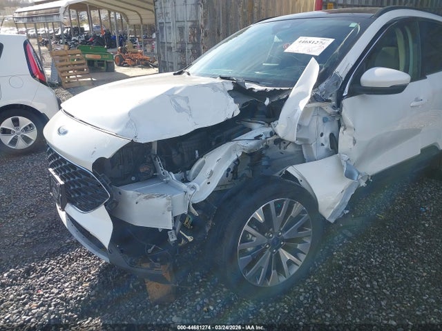 1FMCU9J91LUC27466 Ford Escape Titanium