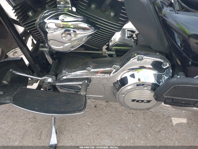 2012 HARLEY-DAVIDSON FLHTK 1HD1KEM10CB688572 Photo 8